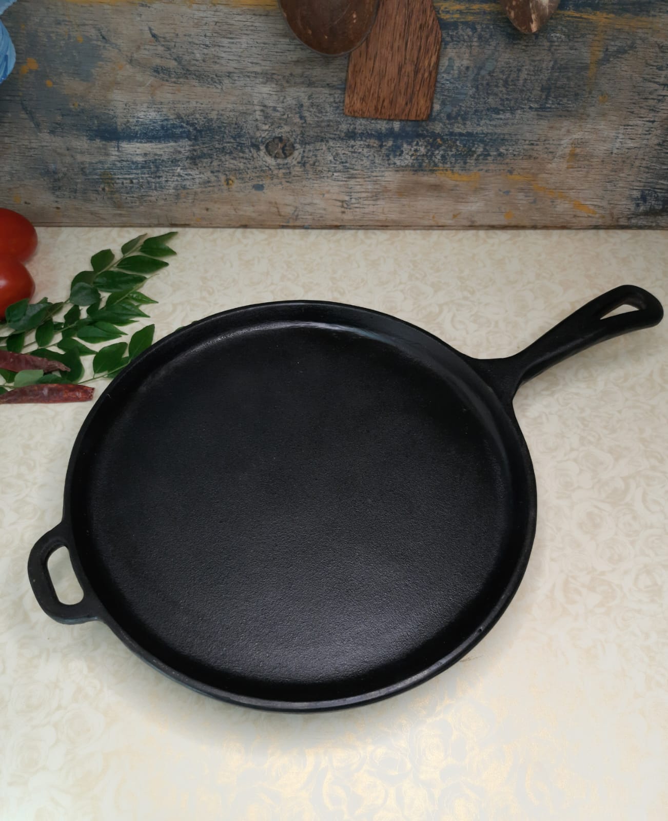 Cast Iron Flat Tawa / Griddle with Handle (conditioned)