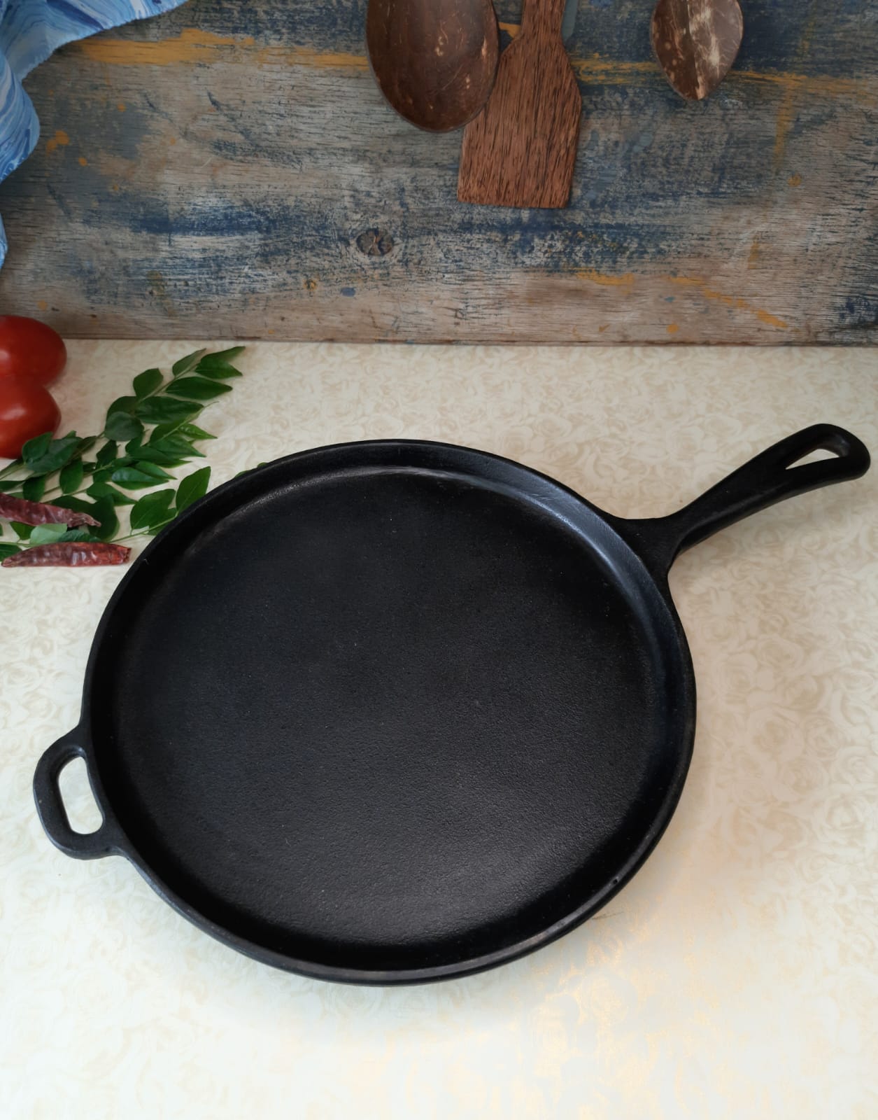 Cast Iron Flat Tawa / Griddle with Handle (conditioned)